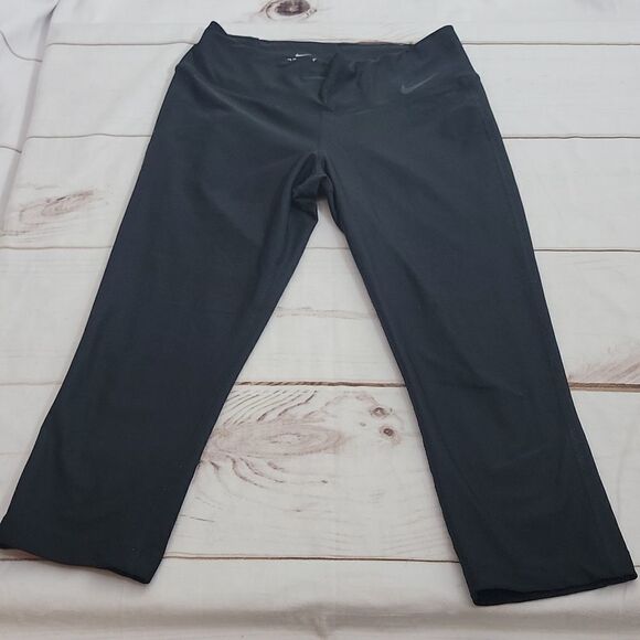 WOMENS Black Nike Dri-fit Capri size Small - Picture 1 of 4